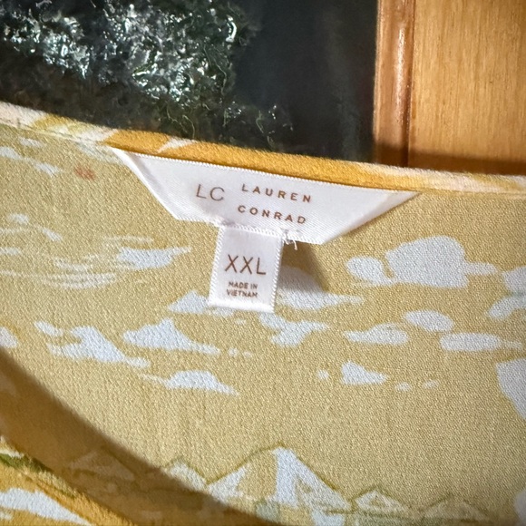 LC Lauren Conrad Yellow Tropical Print Short Sleeve Top - Picture 6 of 9